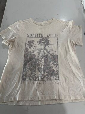 Abercrombie & Fitch Cream Grateful Dead Skeleton Graphic Tee